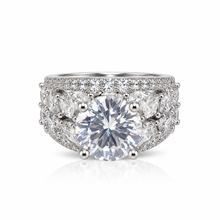 Queen Solitaire Ring