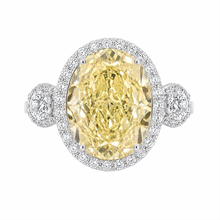 Elizabeth Ice Stone Oval Ring