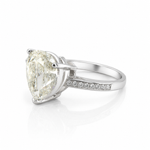 Angelina Ice Ring