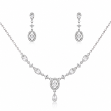 Naomi Oval Shape Chain Pendant