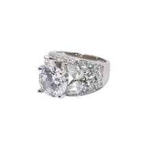Queen Solitaire Ring