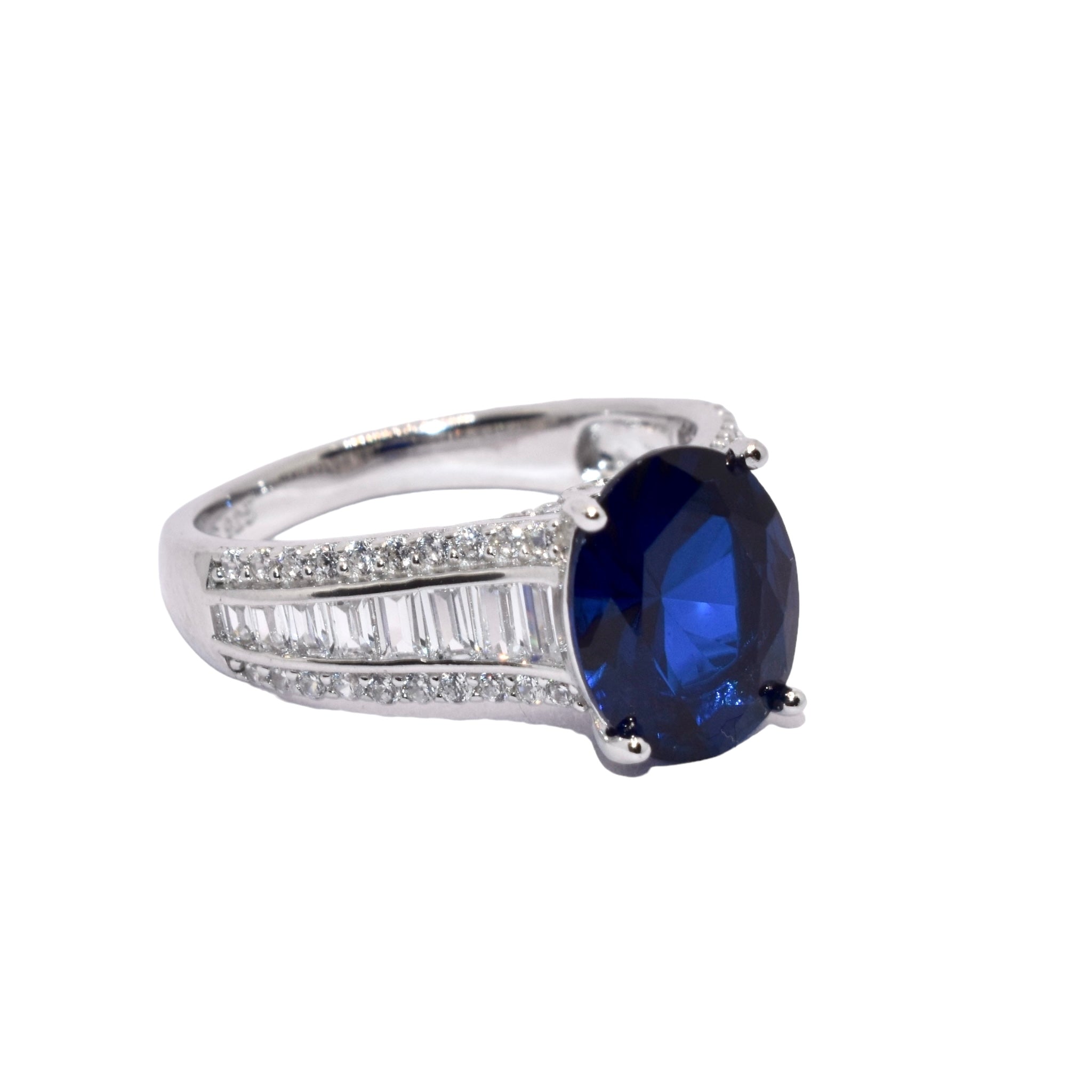 Sapphire coloured Oval Ring