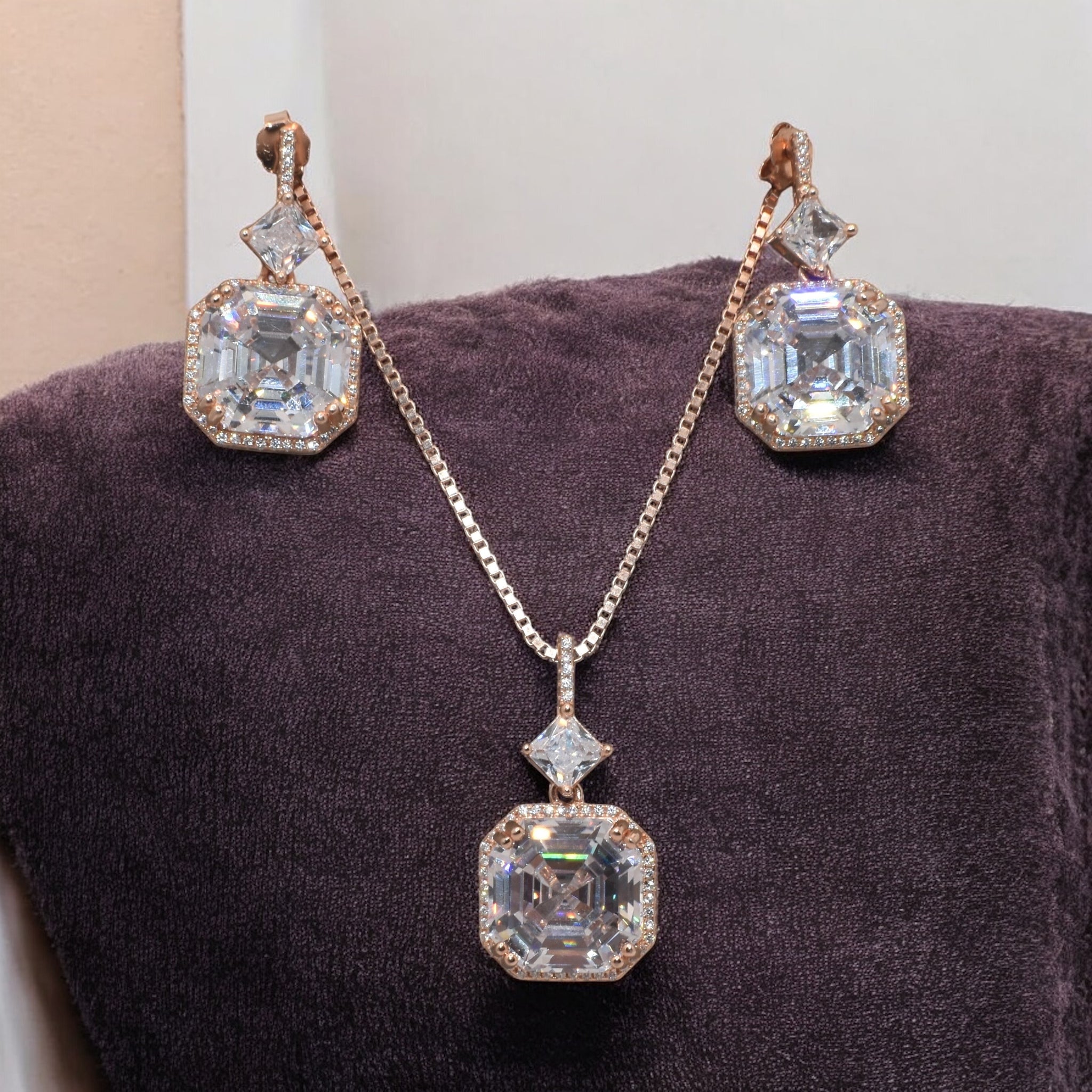 Mia Chain Pendant Set