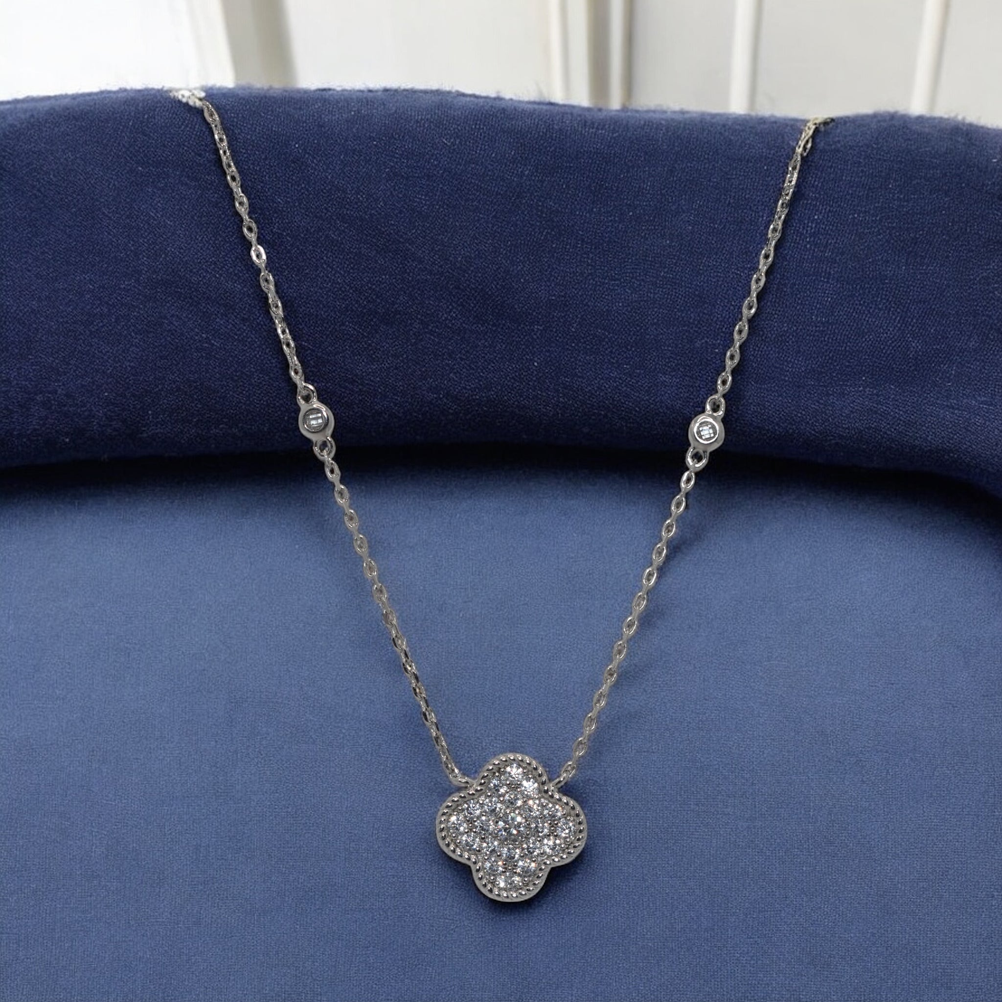 Clover Chain Pendant