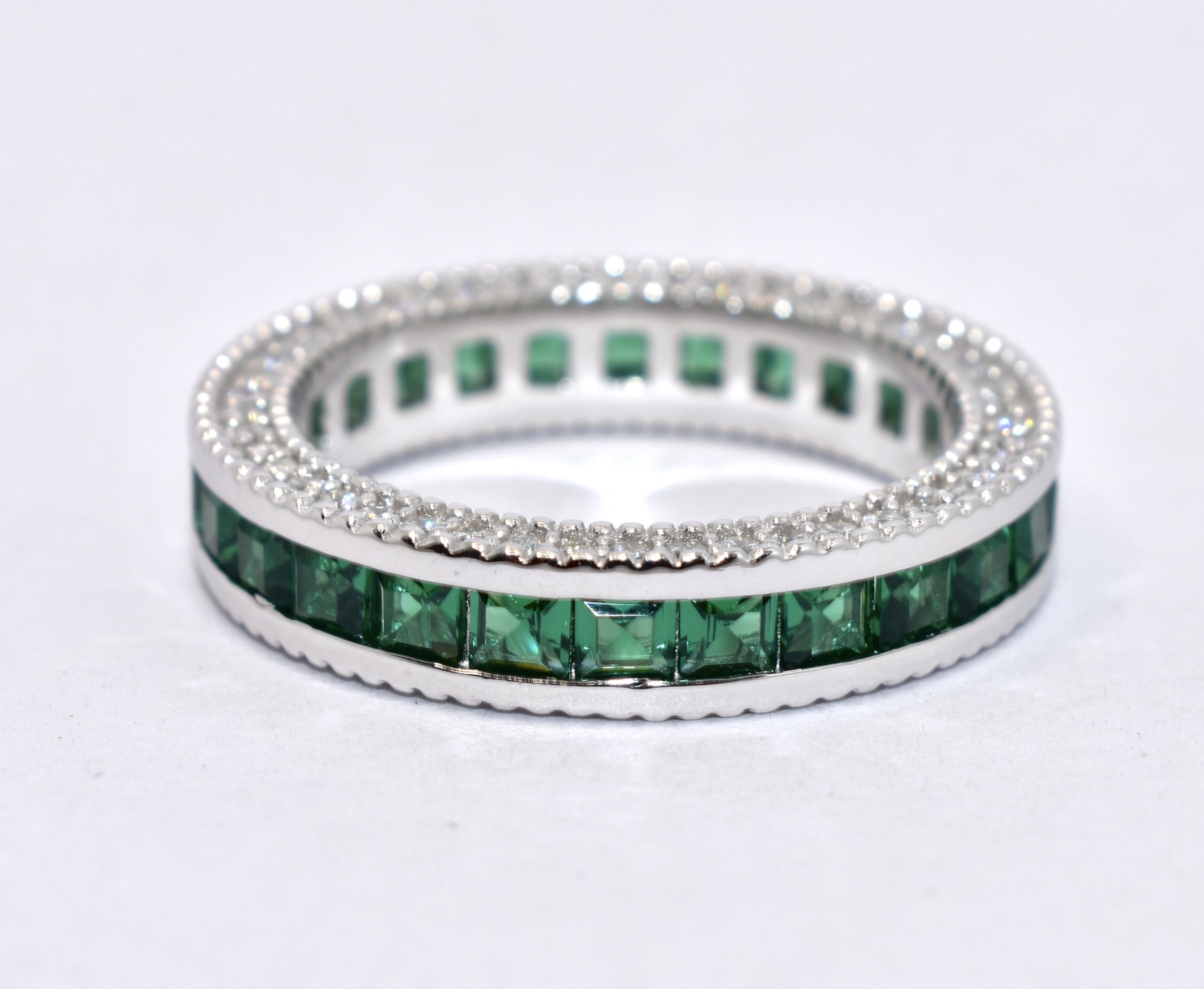 Emerald Coloured Band Ring - Silver Attractions